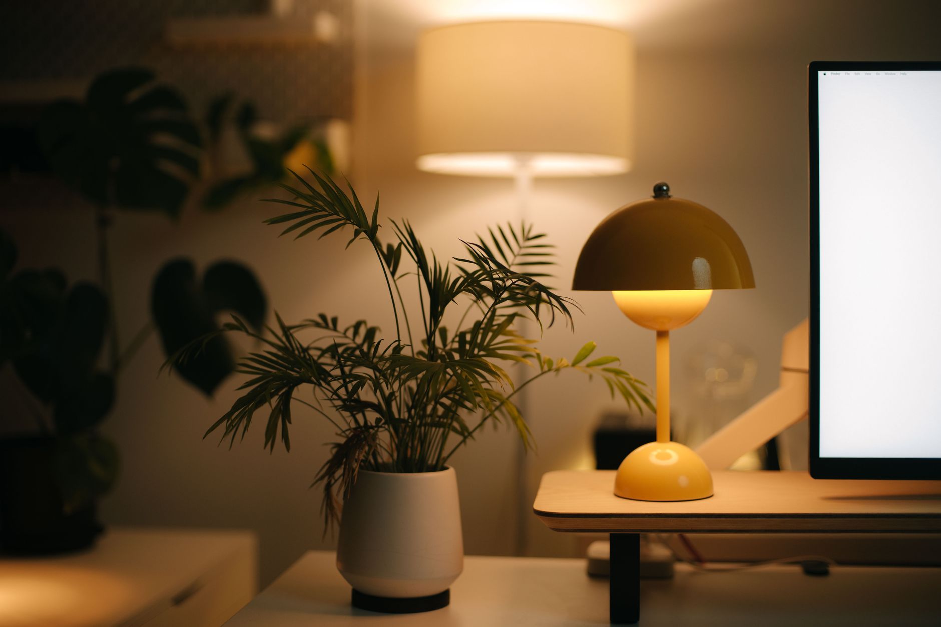 The Best Color Temperature for a Home Office